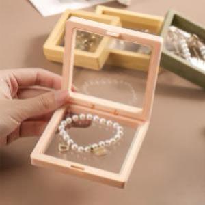 Floating Frame Displays for Jewellery